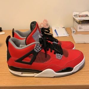 Air Jordan 4 Retro “Toro Bravo”